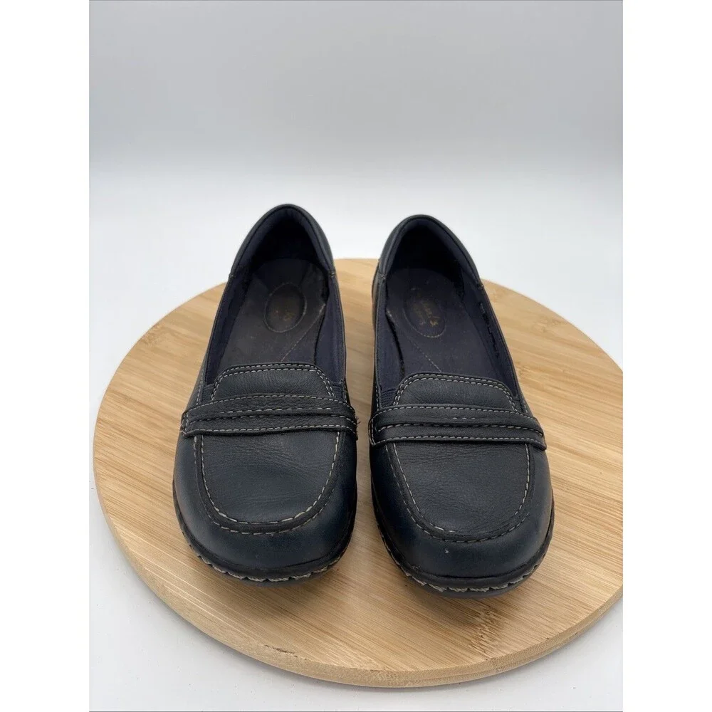 Clarks Navy Women’s Flat Slip on Leather Loafers Size 7.5M comfort